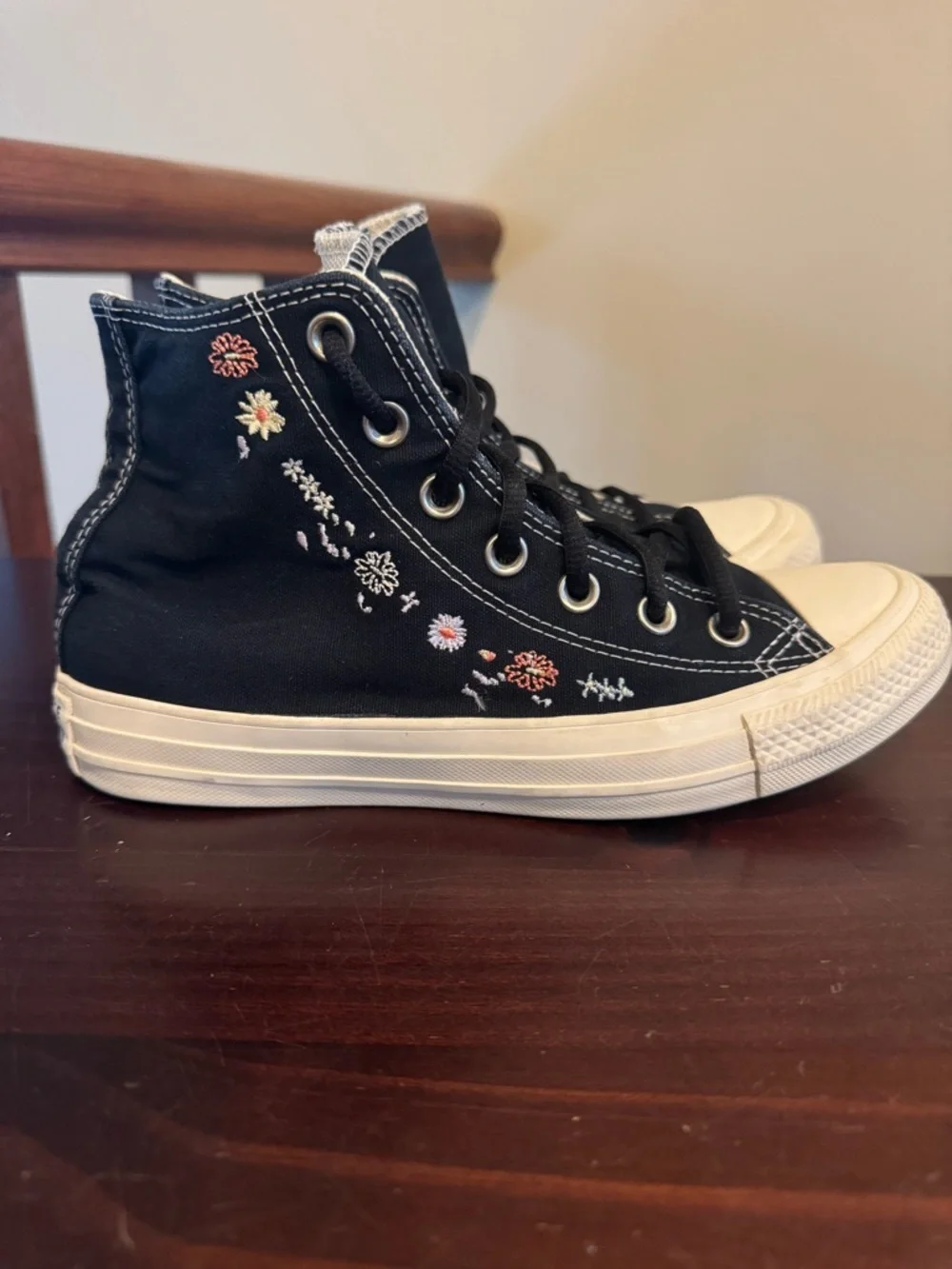 Converse all stars black embroidered flowers  hi top sneakers tennis shoes 7.5